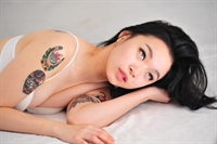 Thumnail / 1 / 10 / 44
