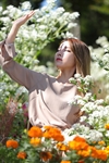 Thumnail / 1 / 10 / 83