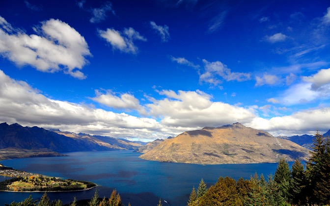 overlookinglakewakatipu