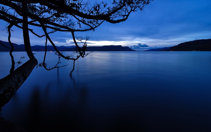 dawnonlaketoba