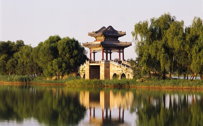 thewestbundofthesummerpalacebeijing